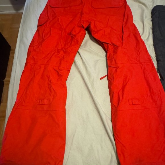 Perfect Condition Men's Burton Snowboard Pants - Picture 4 of 4